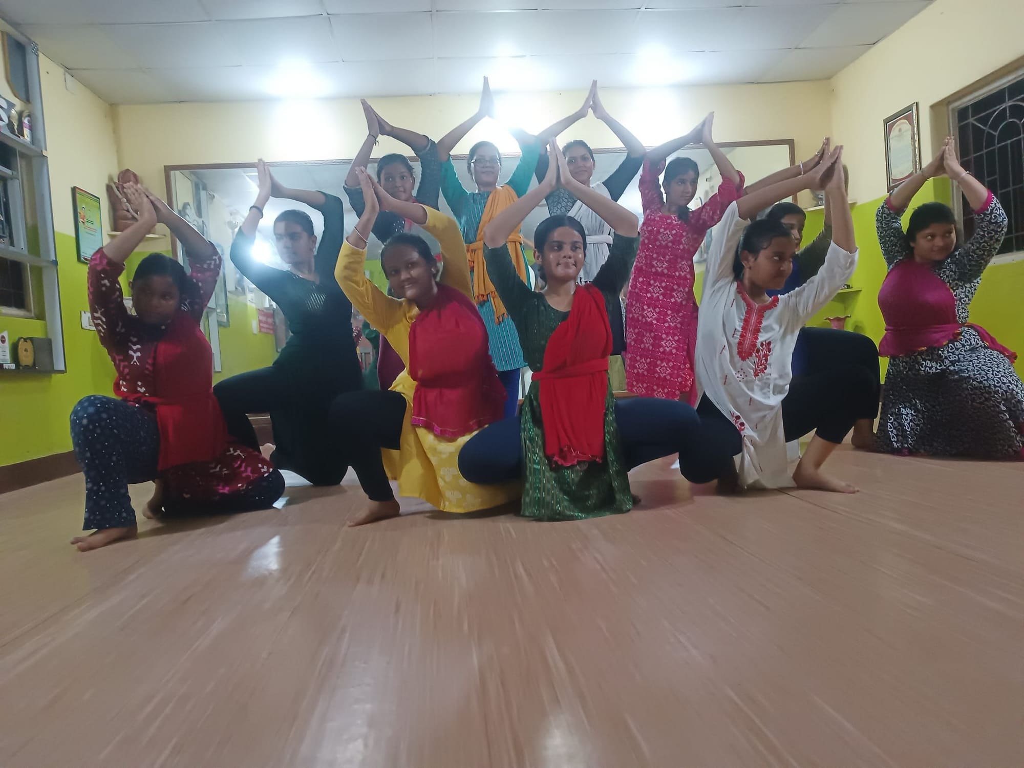 Students practising in the Nrutyatrupti studio